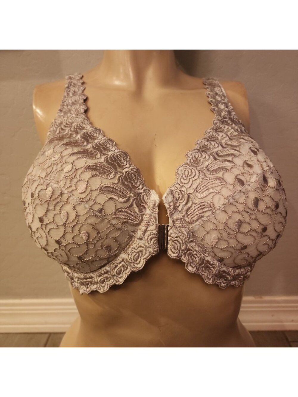 Amoureuse bra 38D Ivory Beige Underwire Unlined Front Close